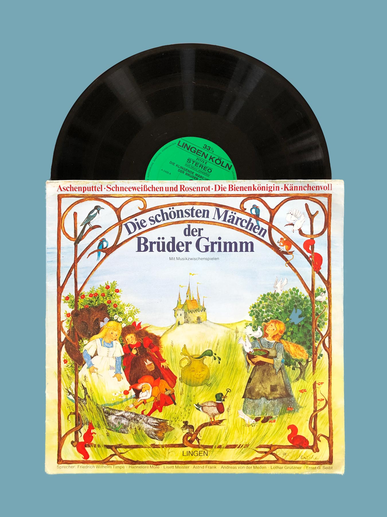 Schallplatte aus dem Jahr 1978, mit dem Titel Die schönsten Märchen der Brüder Grimm, Cover zeigt eine Illustration von dem Märchen Schneeweichen und Rosenrot und Aschenputtel