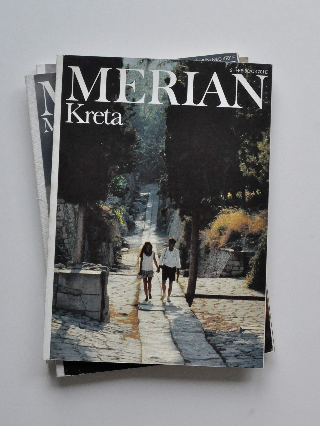 Man sieht 3 Merian Magazine, die Ausgaben Irland, Kreta und Madrid und Kastilien