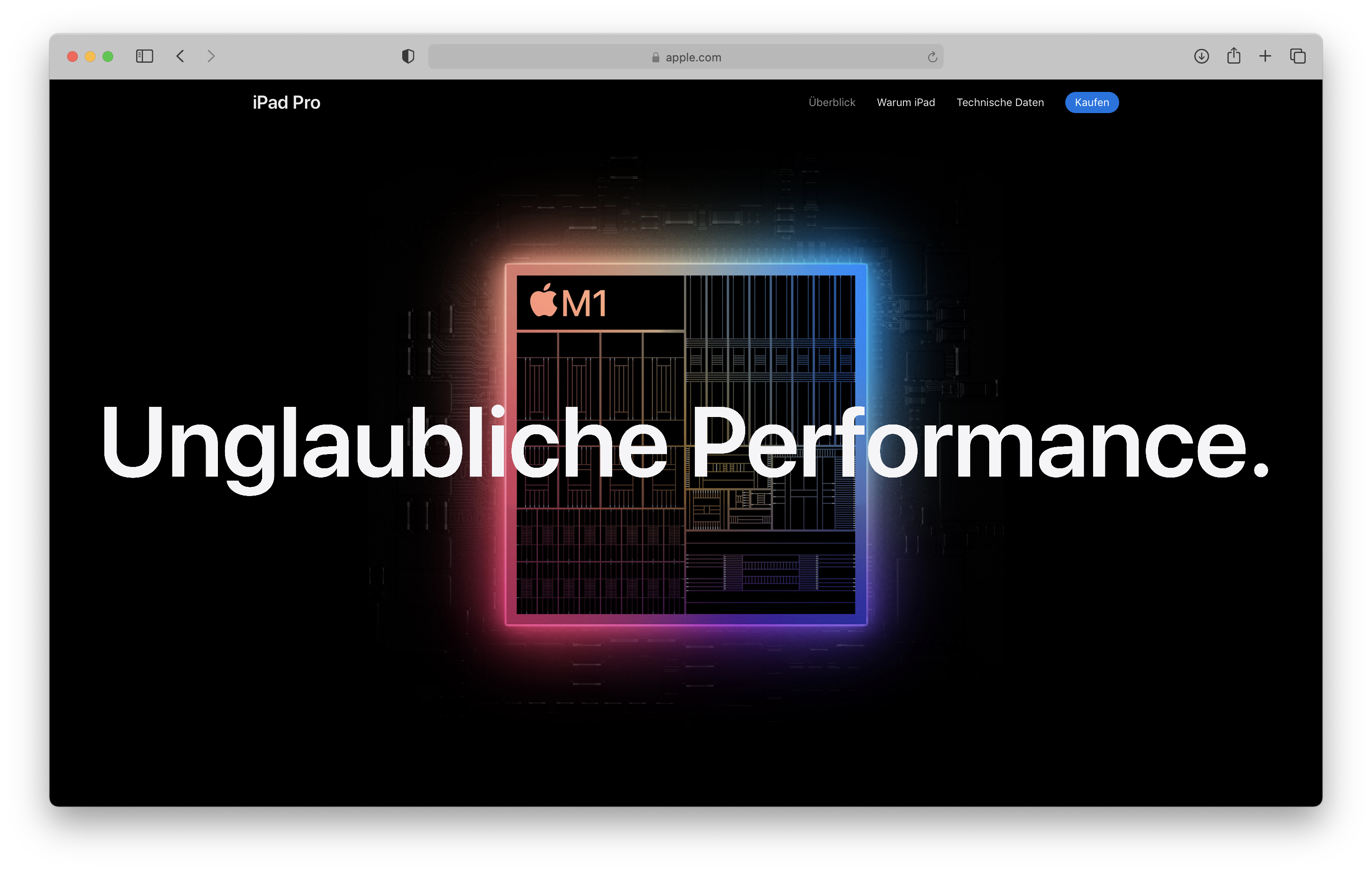 Die Startseite der Apple Homepage wird gezeigt. dort ist eine große Überschrift auf buntem Hintergrund zu lesen die besagt: "Unglaubliche Performance."