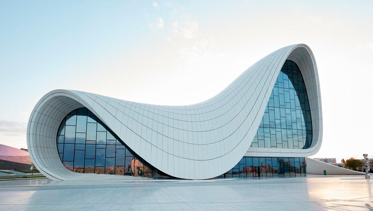 das Bild zeigt das Heydar Aliyev Cultural Centre in Baku